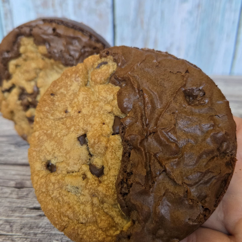 Brookie Cookie Cake 4"