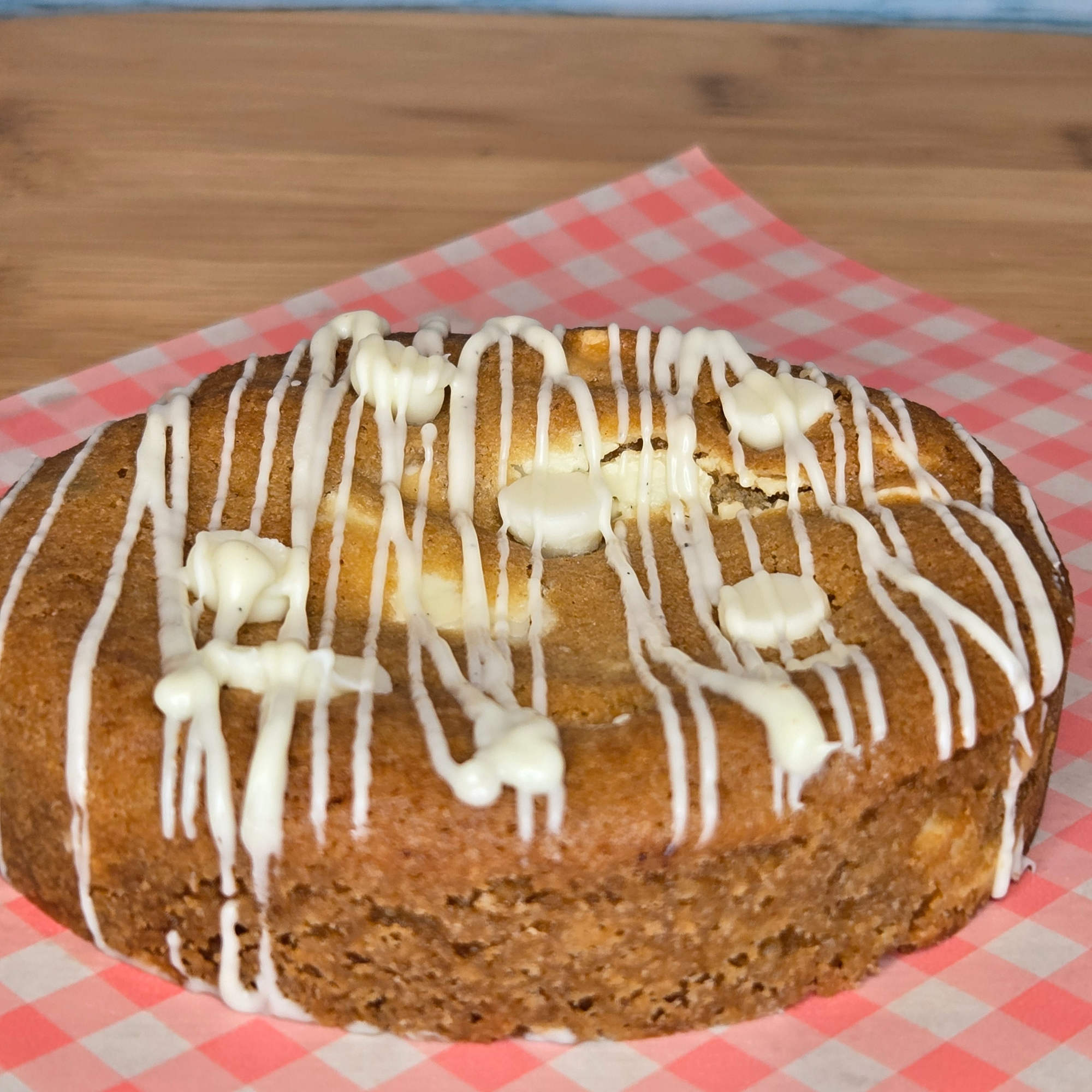 Macadamia Cookie Cake 4"