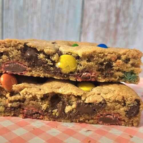 M&amp;M Cookie Cake 4"